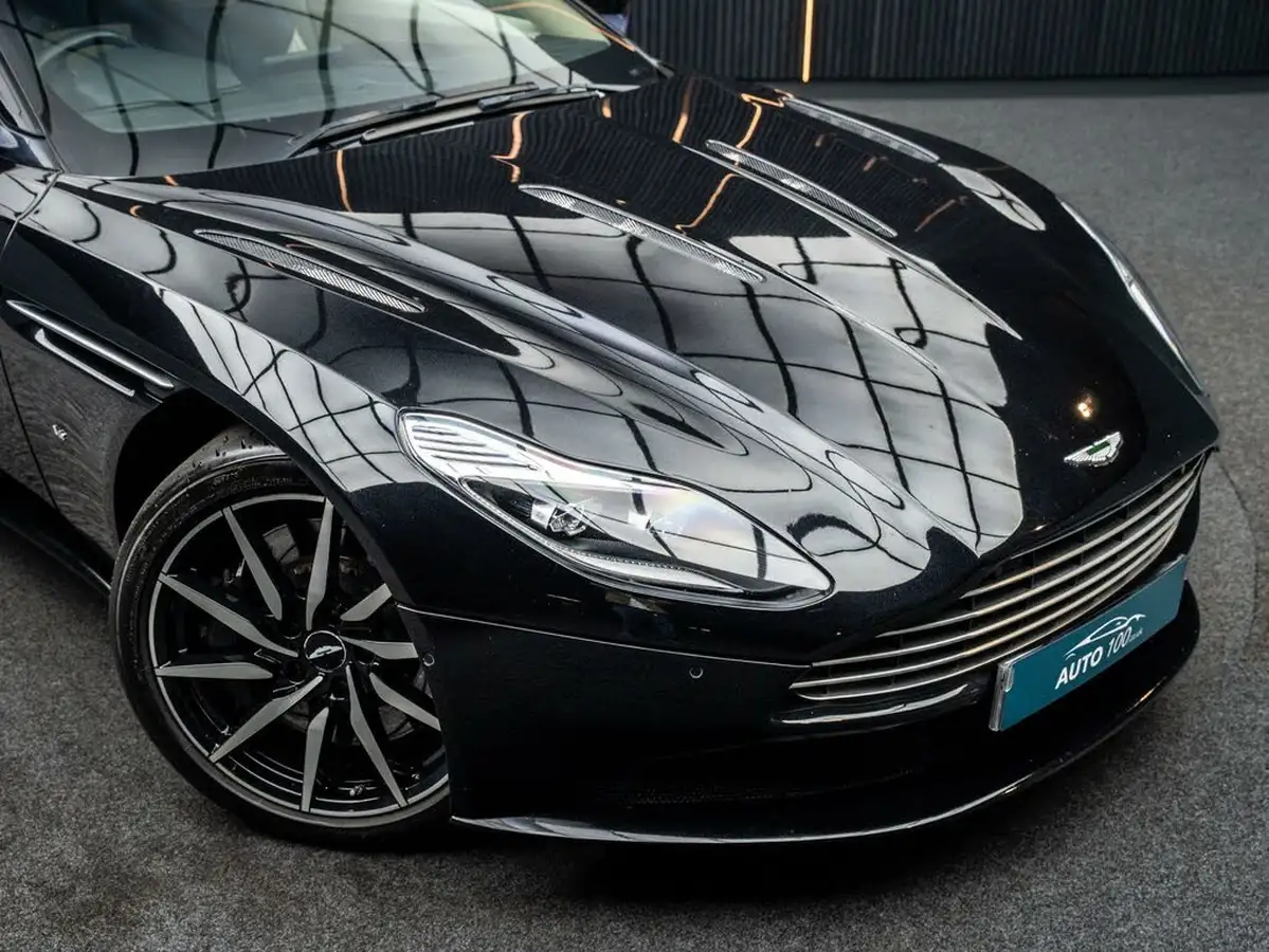 2017-aston-martin-db11-52-v12-big-6