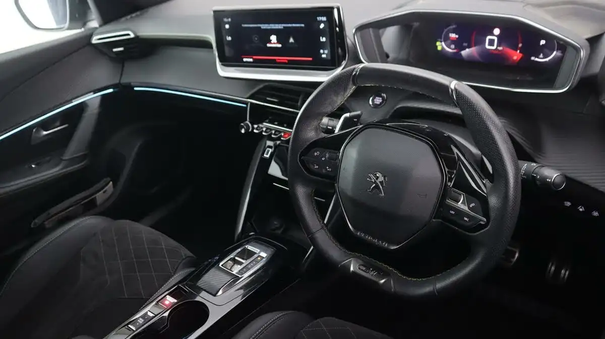 2022-peugeot-2008-suv-12-puretech-gt-premium-130bhp-big-9