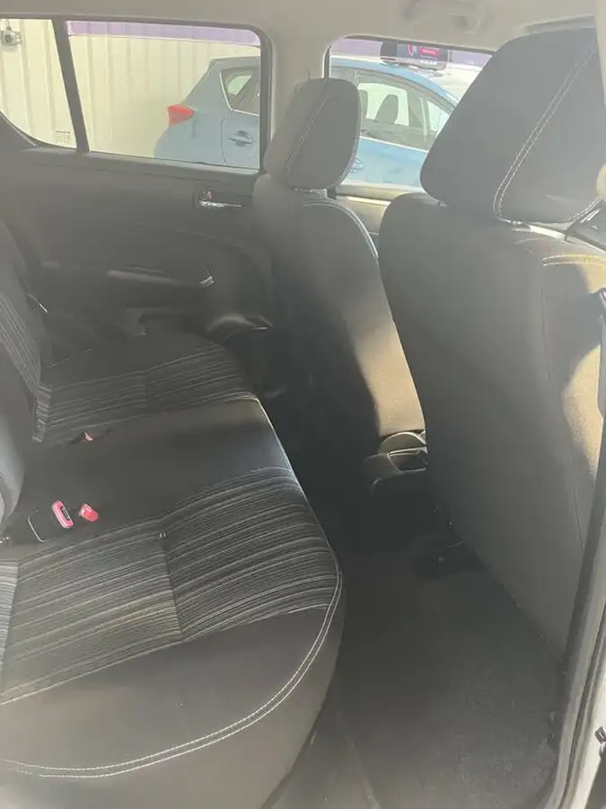 2017-suzuki-swift-12-sz-l-5d-big-27