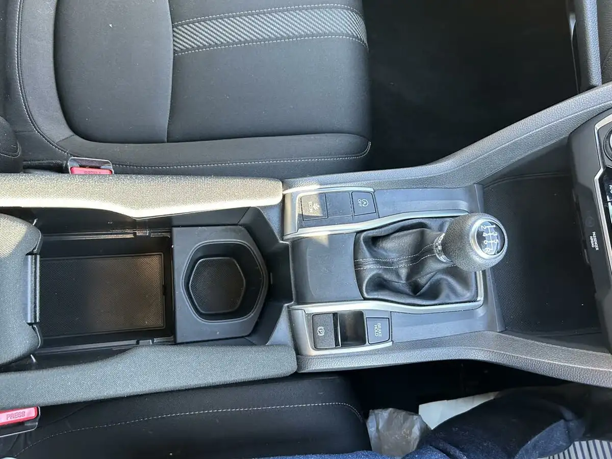 2019-honda-civic-16-i-dtec-se-hatchback-5d-big-11