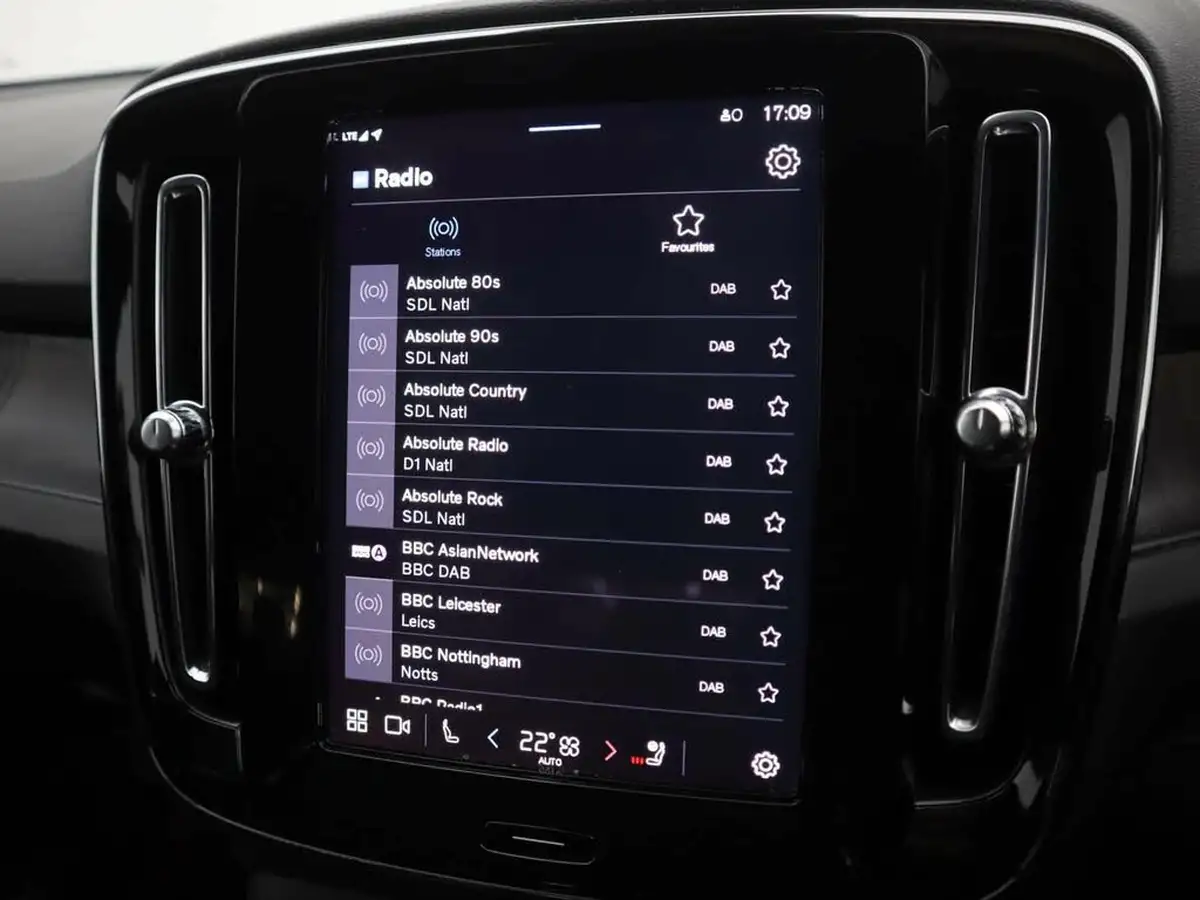 2023-volvo-xc40-e-twin-recharge-plus-big-13