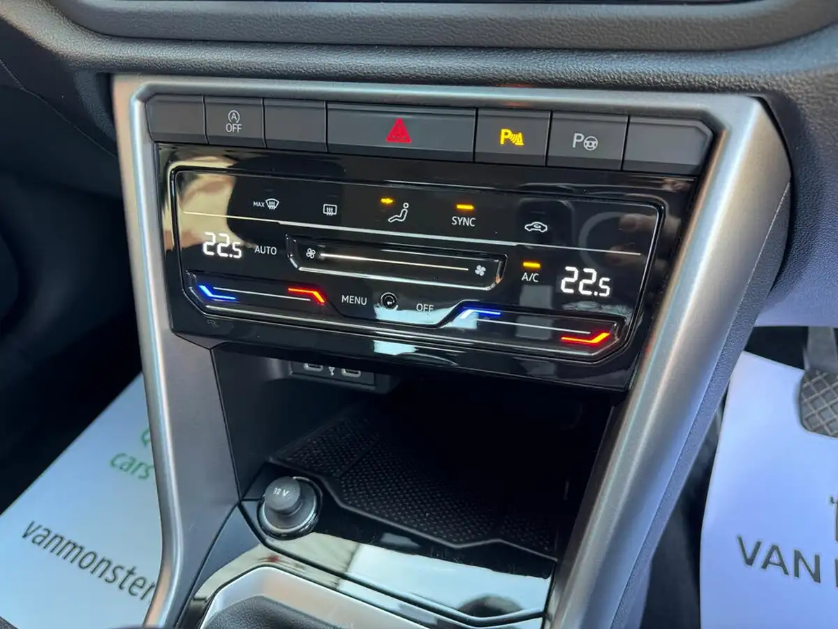 2023-volkswagen-t-roc-10-tsi-life-big-32