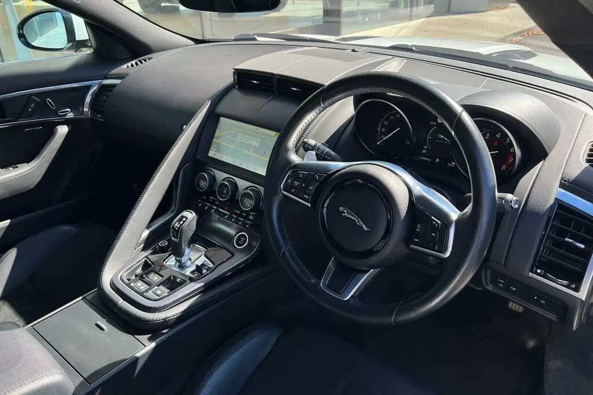 2019-jaguar-f-type-20-i4-r-dynamic-ss-coupe-big-36