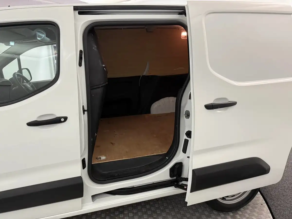 2021-vauxhall-combo-15cdti-dynamic-2300-100pseu6dt-l1h1-panel-big-19