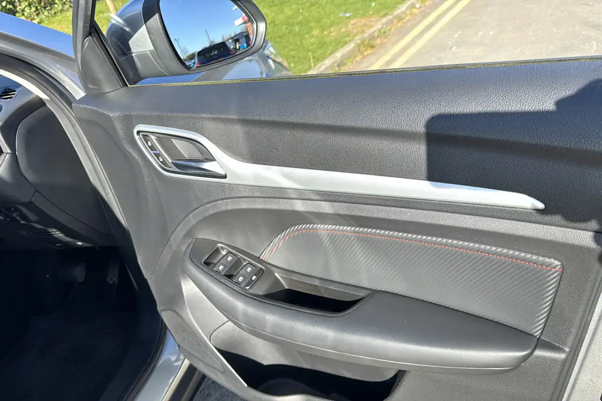 2023-mg-zs-suv-10t-gdi-excite-big-26