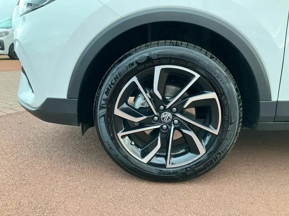 2024-mg-zs-suv-10t-gdi-exclusive-big-6