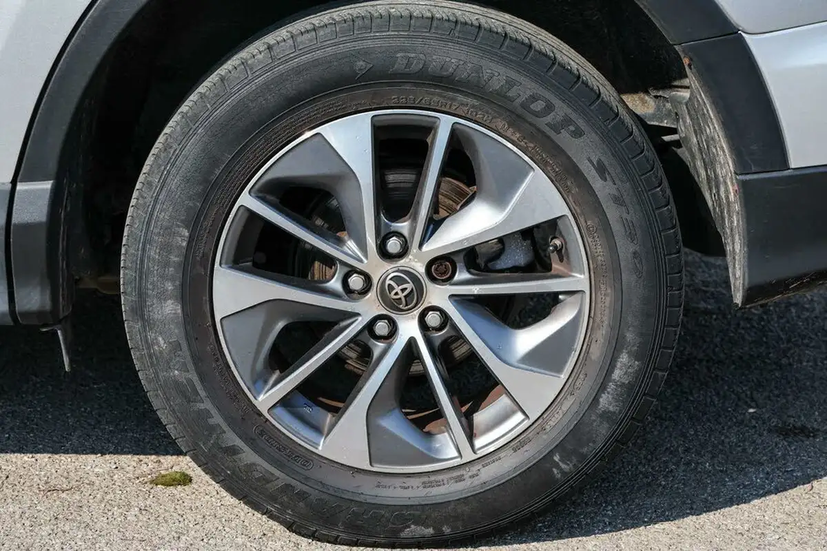 2016-toyota-rav4-25-vvt-i-business-edition-plus-e-cvt-big-17