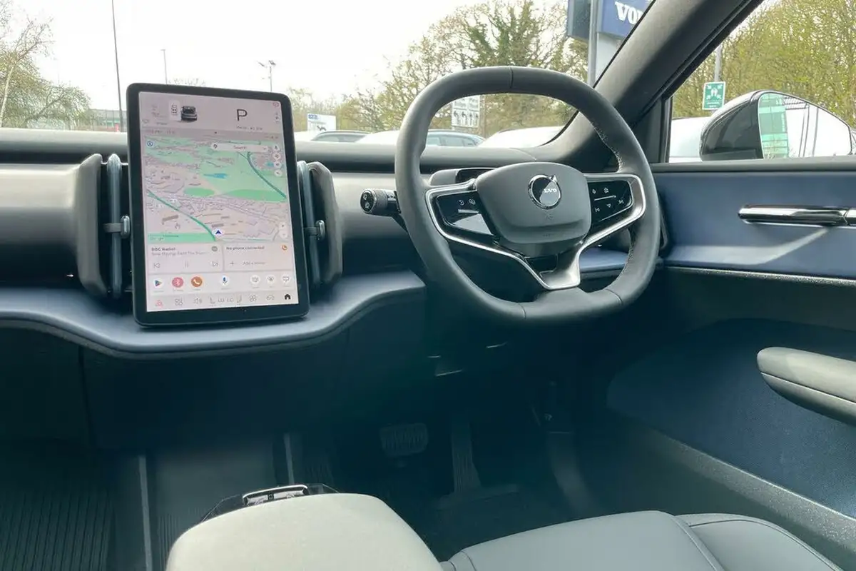 2024-volvo-ex30-e-single-motor-ultra-big-33