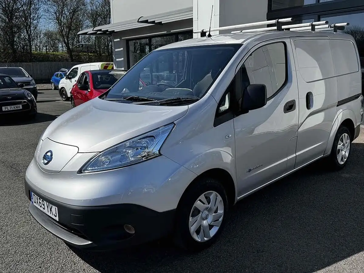 2019-nissan-env200-e-acenta-panel-van-auto-big-39
