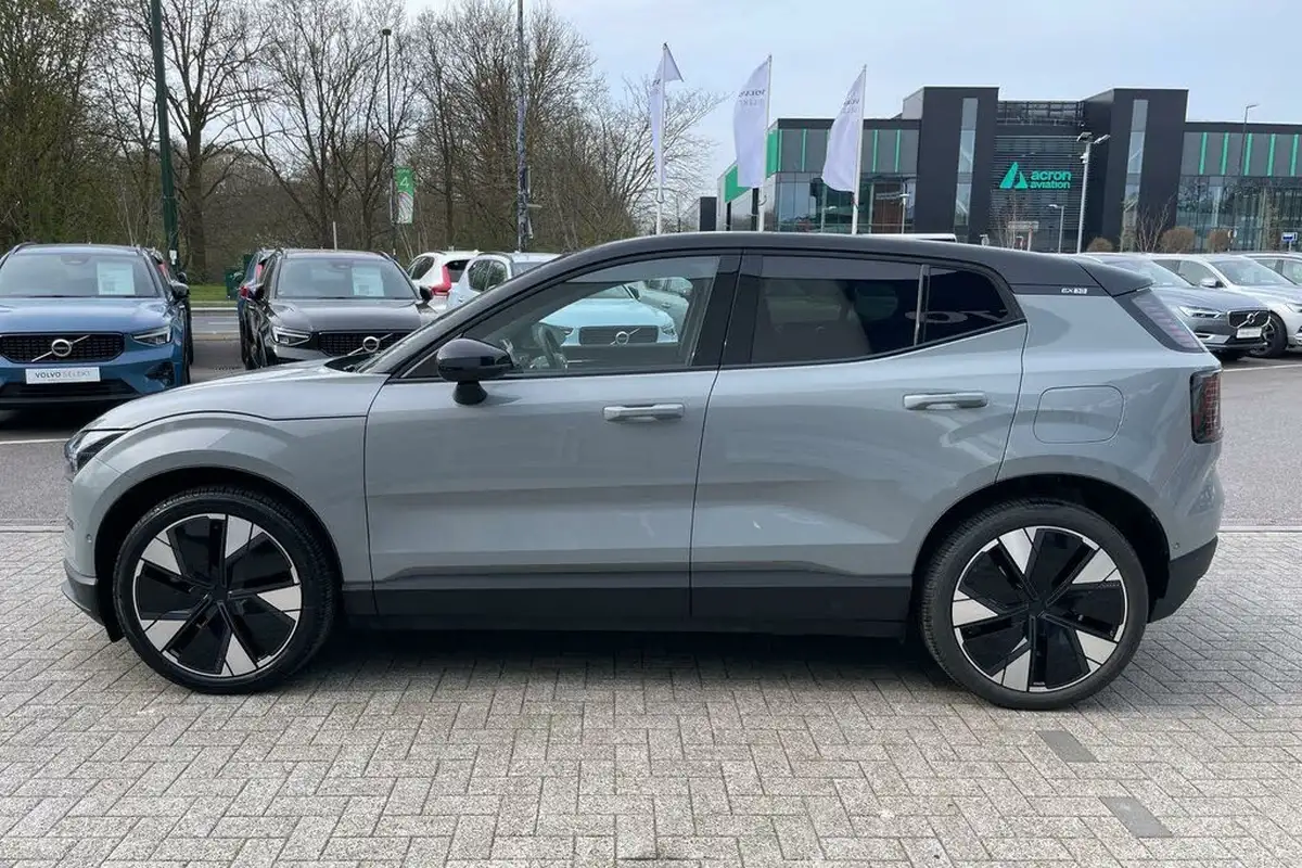2024-volvo-ex30-e-single-motor-ultra-big-9