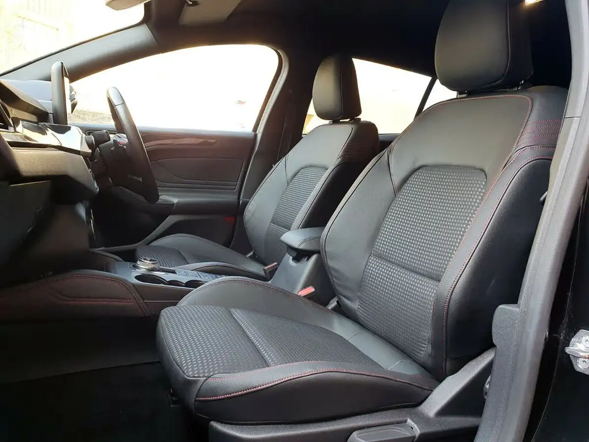 2020-ford-focus-15-st-line-x-estate-auto-big-7