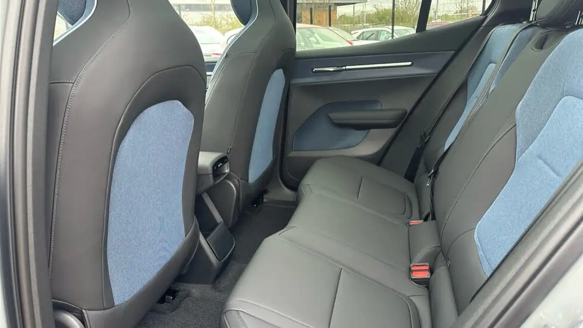 2025-volvo-ex30-e-single-motor-ultra-big-9
