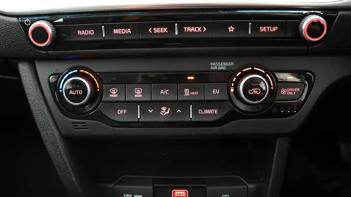 2021-kia-e-niro-ev-2-134bhp-39-big-12