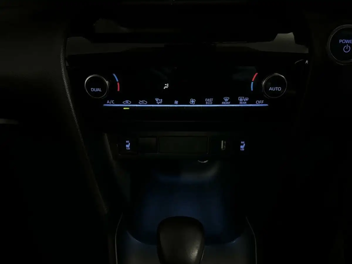 2022-toyota-yaris-cross-15-vvt-i-excel-big-24