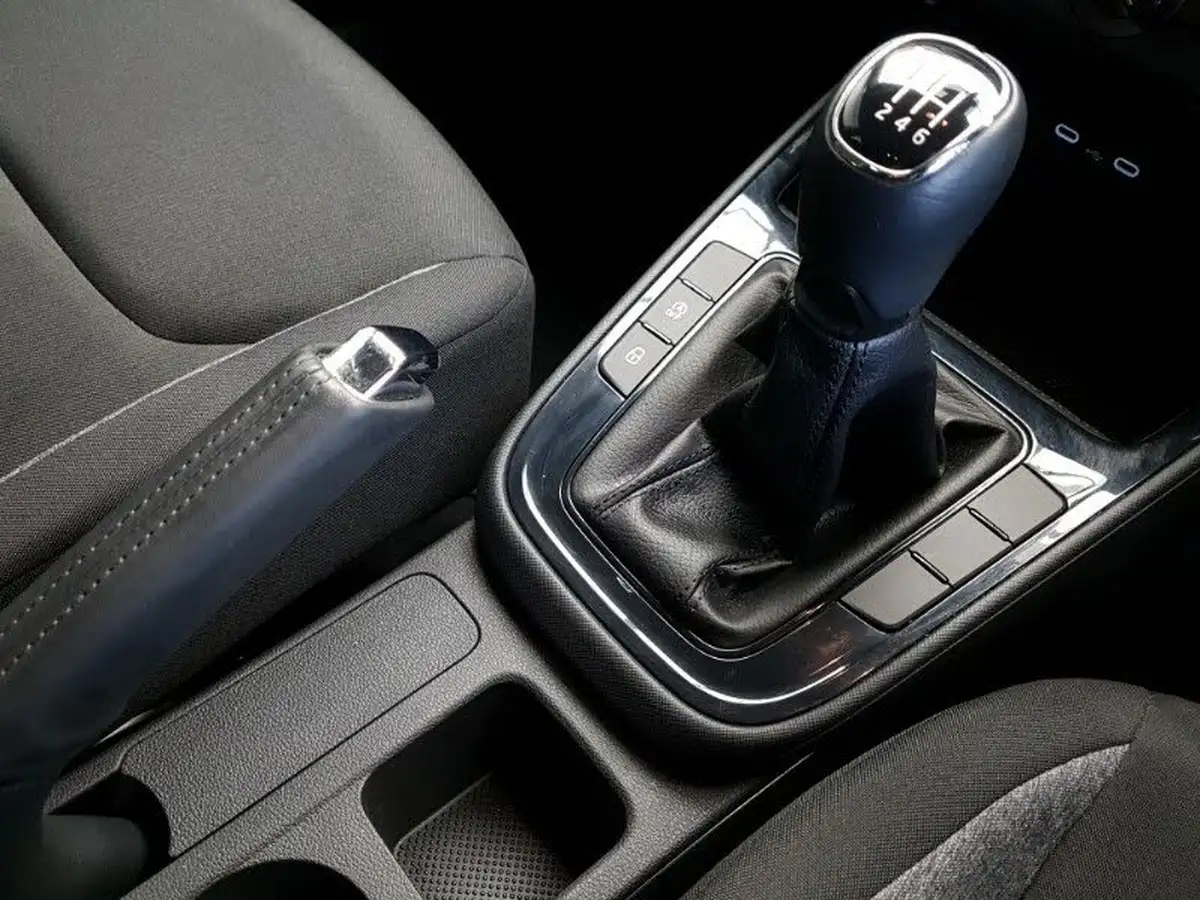 2023-skoda-fabia-10-tsi-se-comfort-110ps-big-15