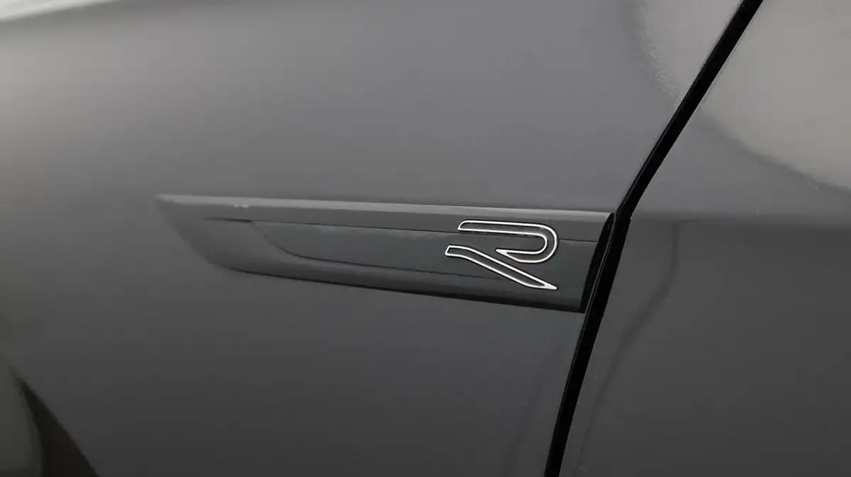 2021-volkswagen-golf-big-20