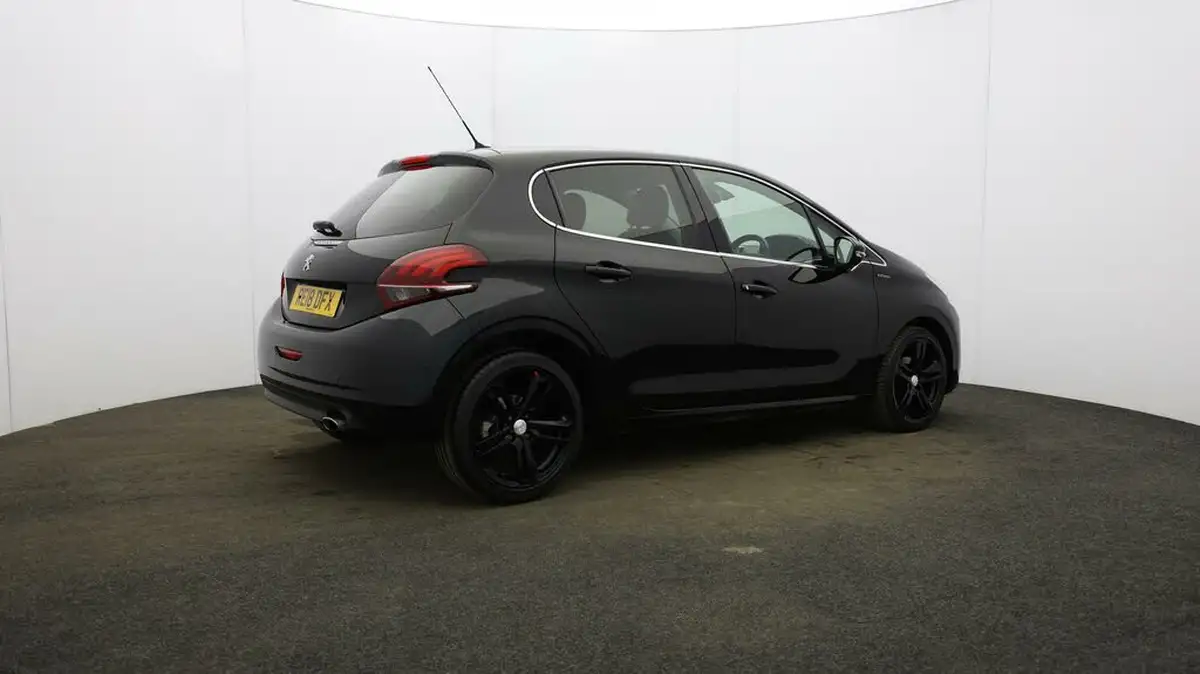 2017-peugeot-208-12-puretech-gt-line-5d-big-47