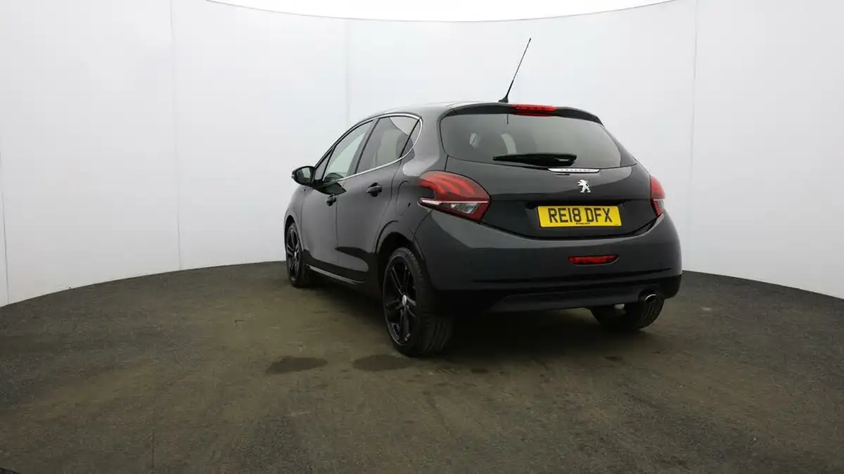 2017-peugeot-208-12-puretech-gt-line-5d-big-23