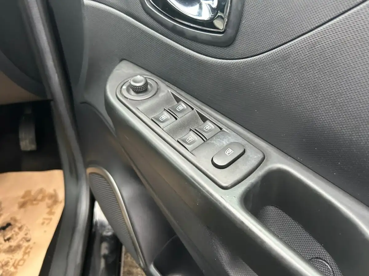 2014-renault-captur-15dci-expression-energy-big-12