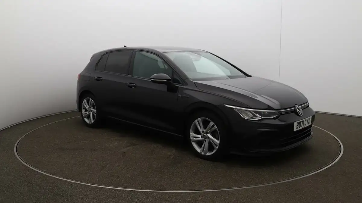 2021-volkswagen-golf-big-38