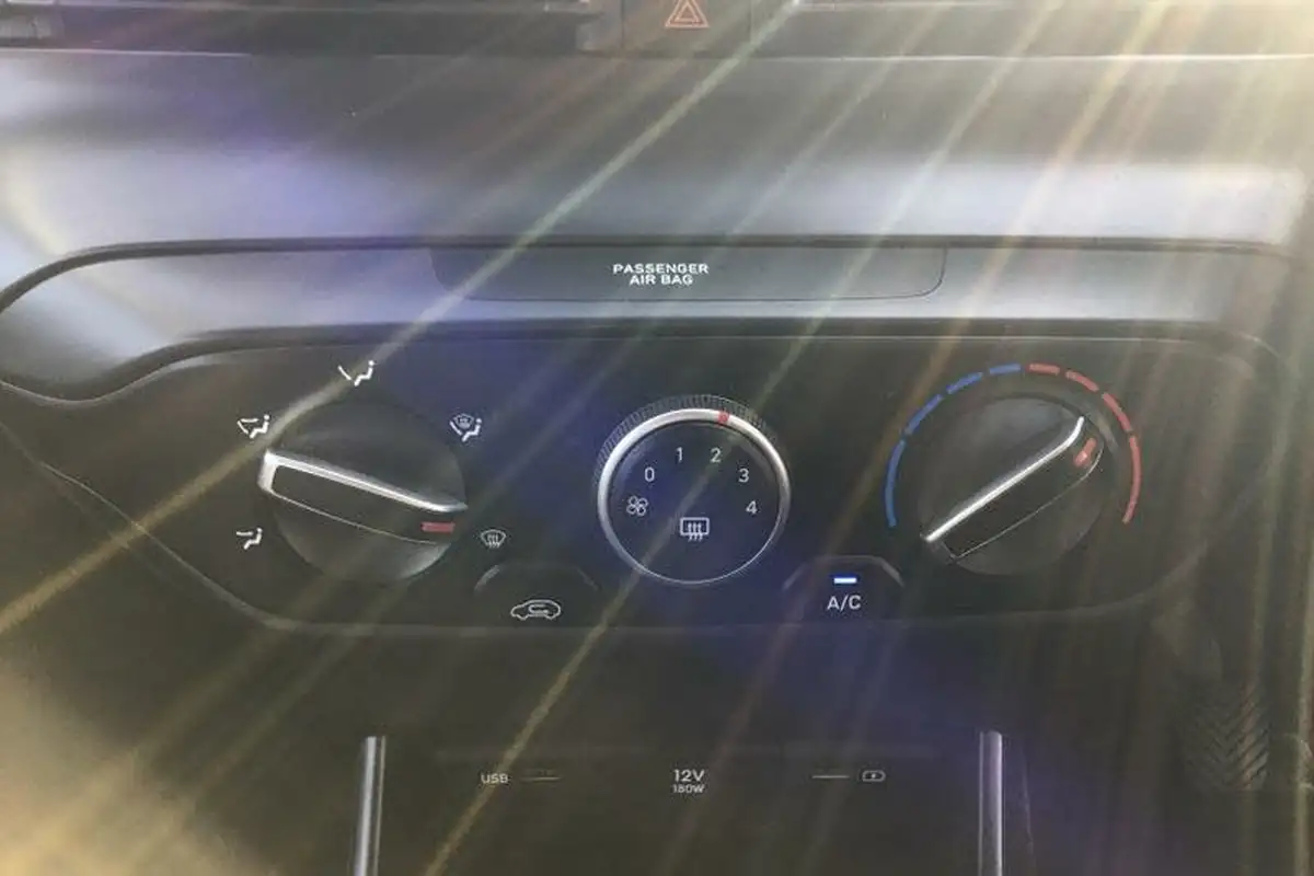 2022-hyundai-i20-10-t-gdi-se-connect-eclutch-imt-big-15
