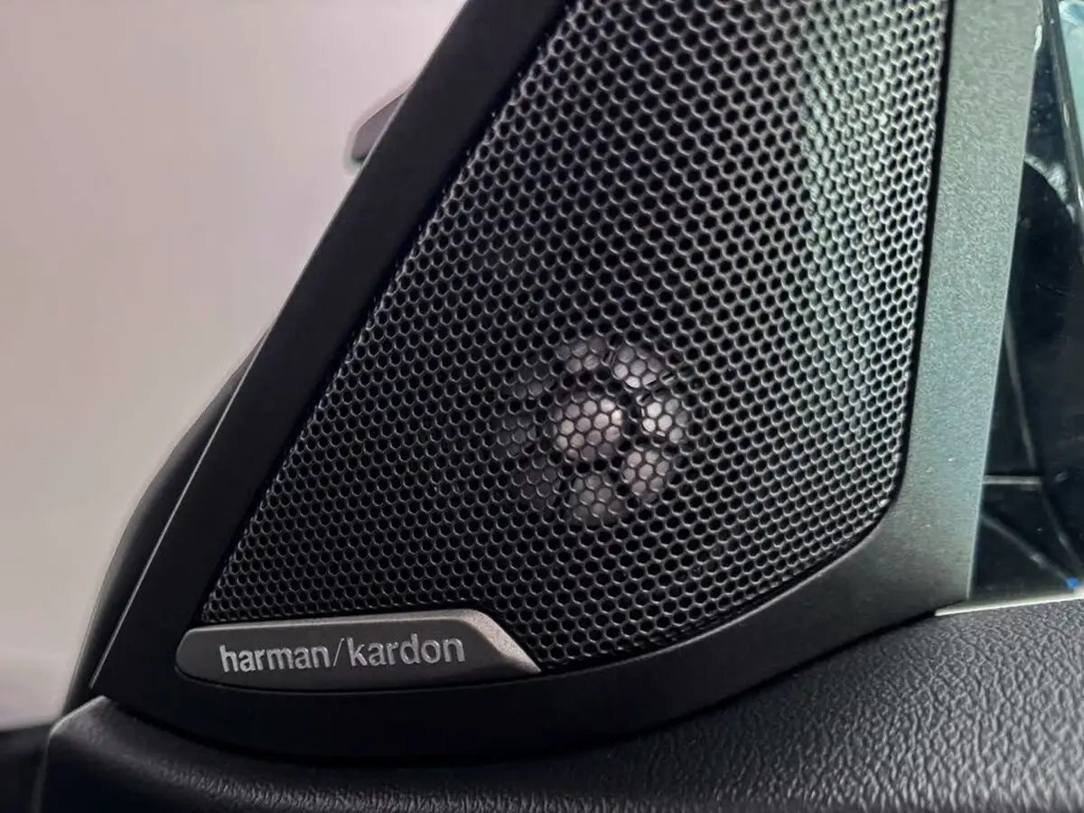 2022-bmw-i4-e-m50-big-19
