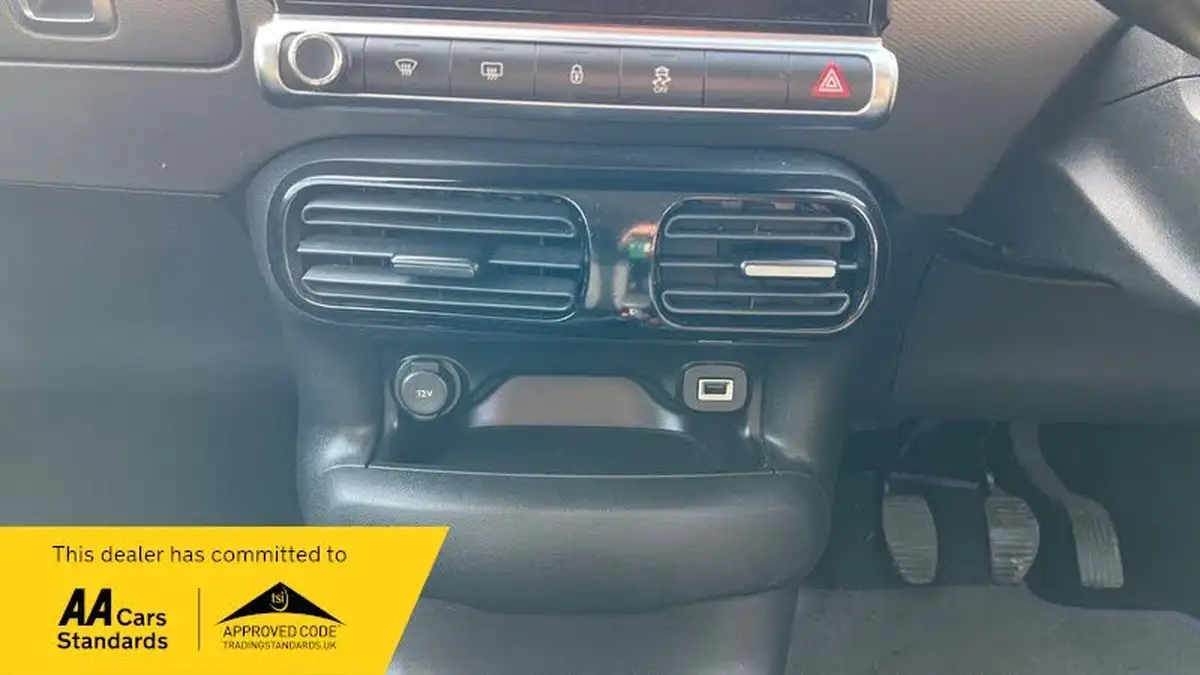 2016-citroen-c4-cactus-12-puretech-flair-110ps-ss-big-23