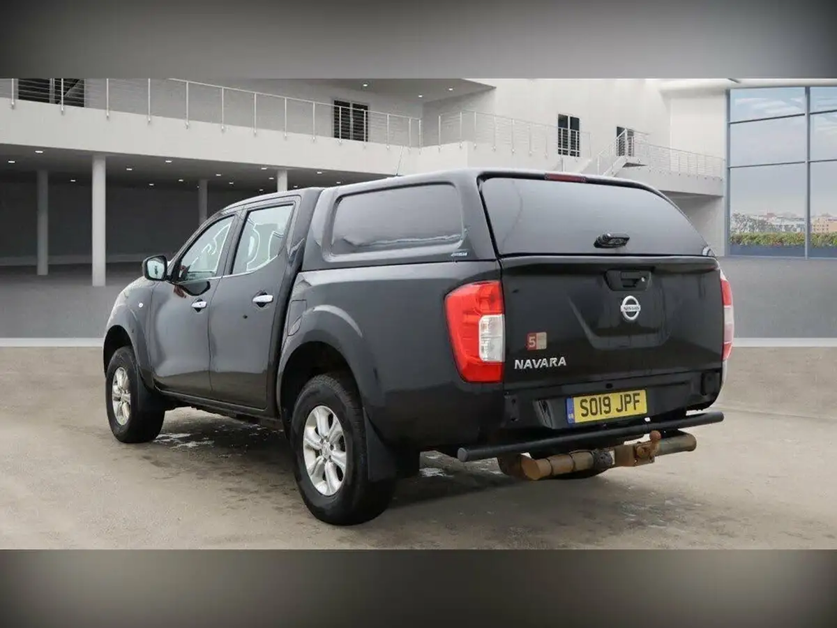 2019-nissan-navara-23dci-acenta-double-big-2