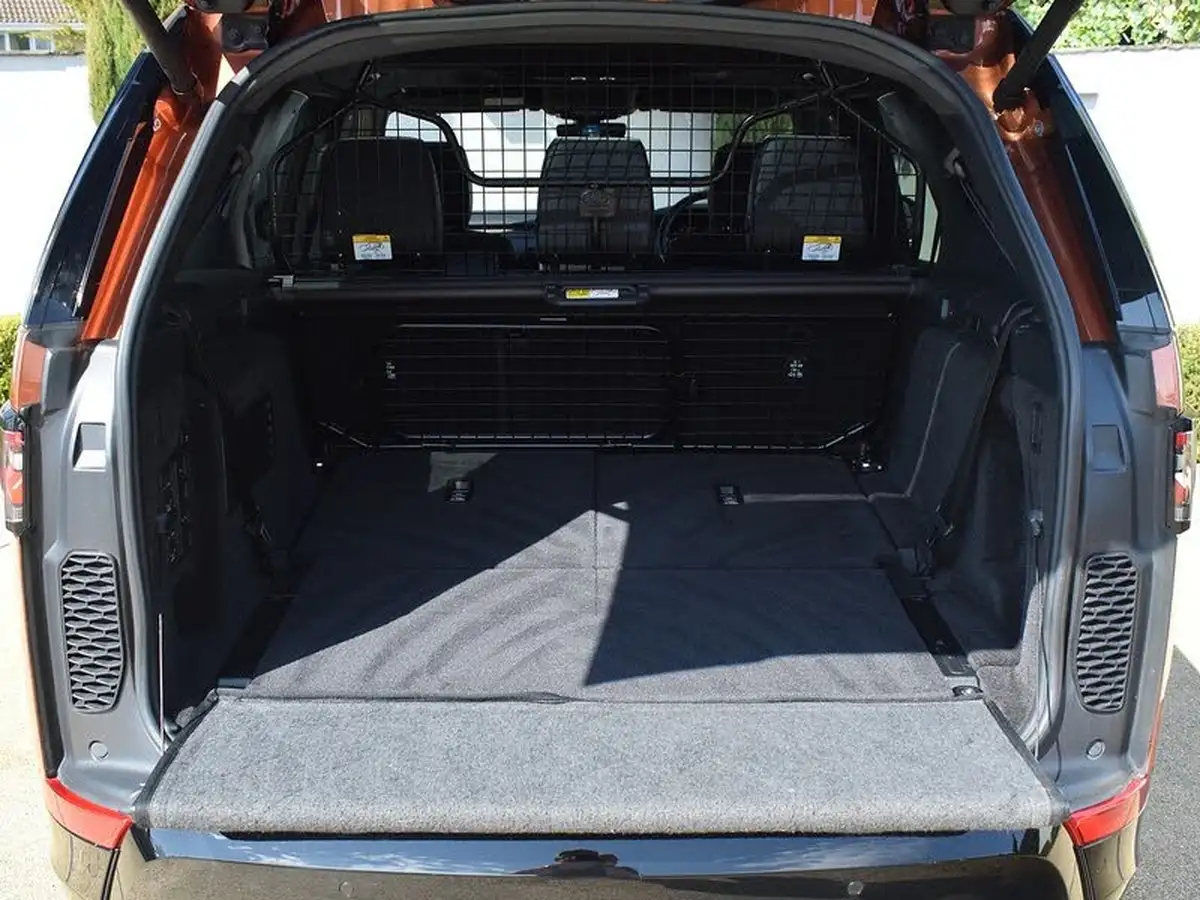 2020-land-rover-discovery-30-sd6-hse-big-28