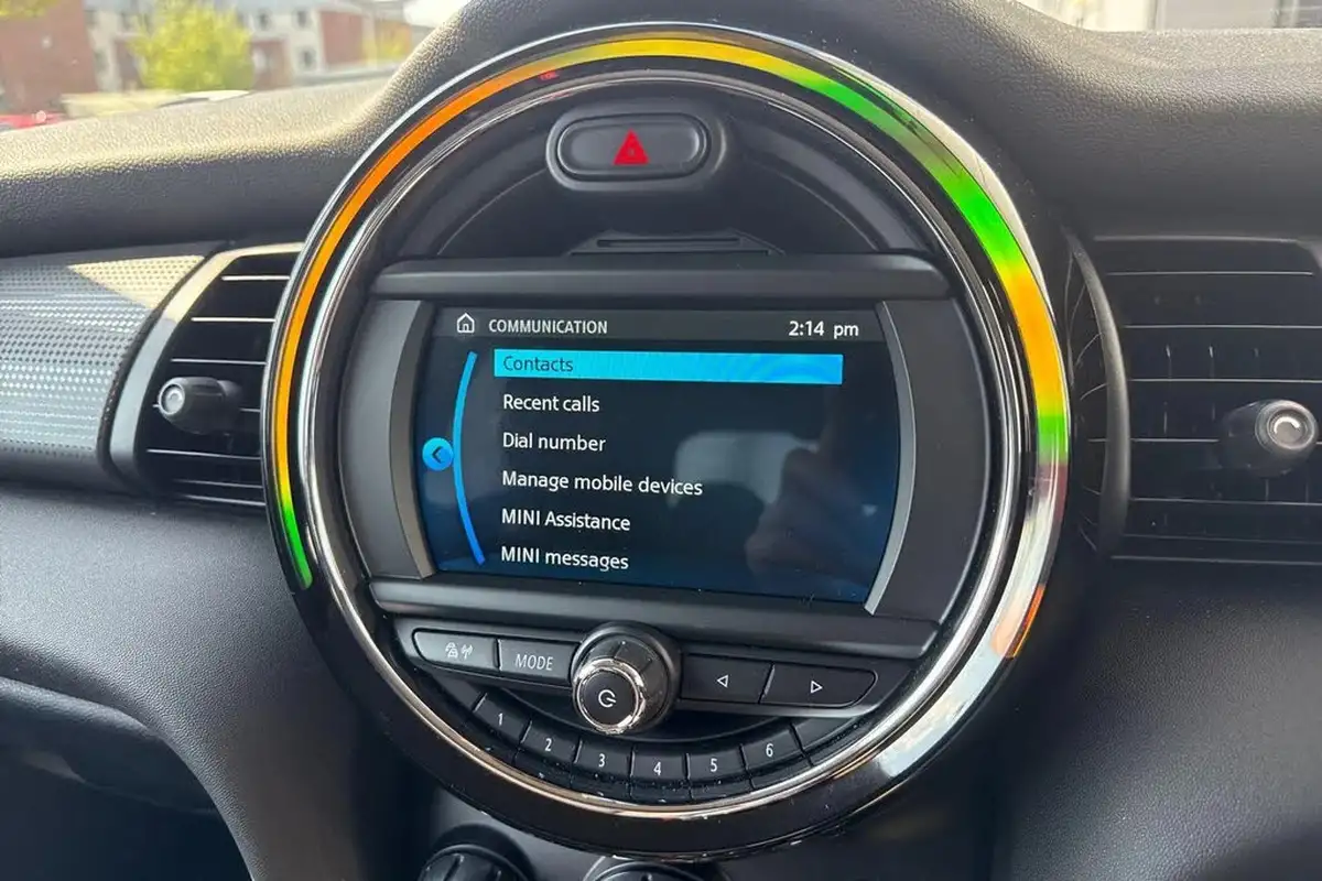 2019-mini-cooper-15-cooper-classic-hatchback-3d-big-46