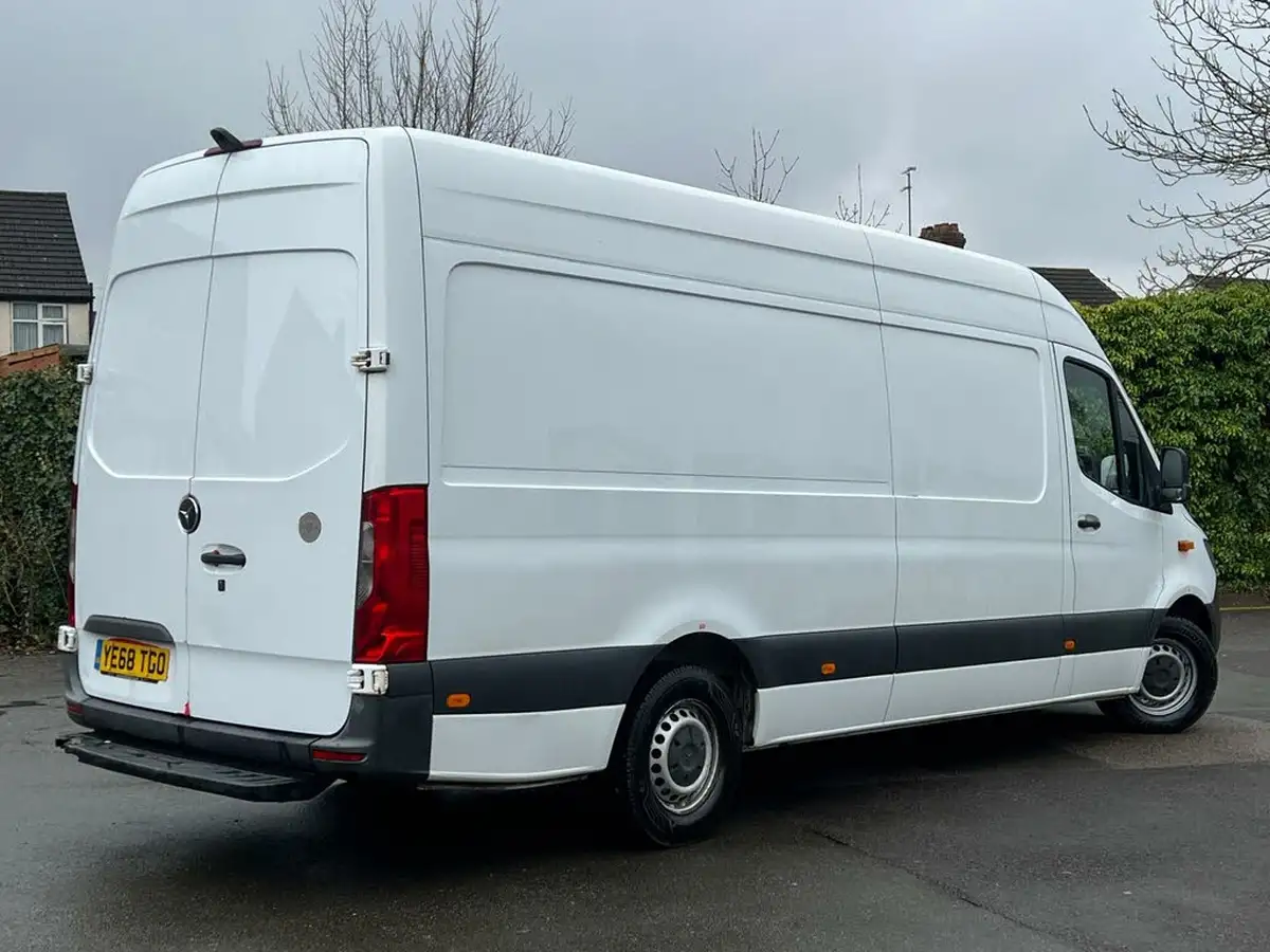 2018-mercedes-benz-sprinter-21cdi-311-l2h1-panel-van-rwd-eco-gear-360-big-7