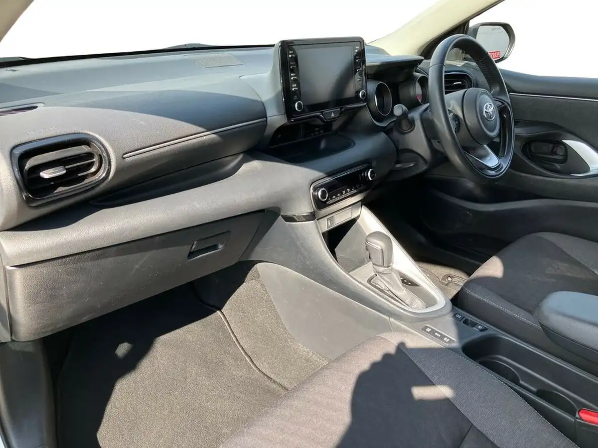 2022-toyota-yaris-15-vvt-i-design-big-5