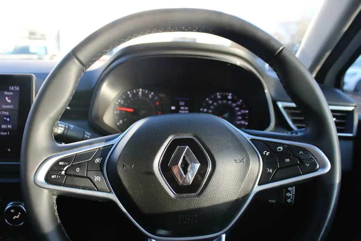 2021-renault-clio-10-tce-iconic-edition-big-22