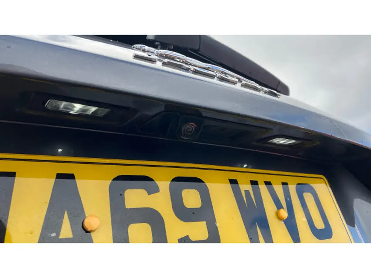 2019-jaguar-e-pace-20-i4d-chequered-flag-180ps-big-45