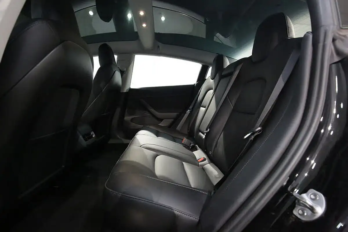 2022-tesla-model-3-e-long-range-big-22