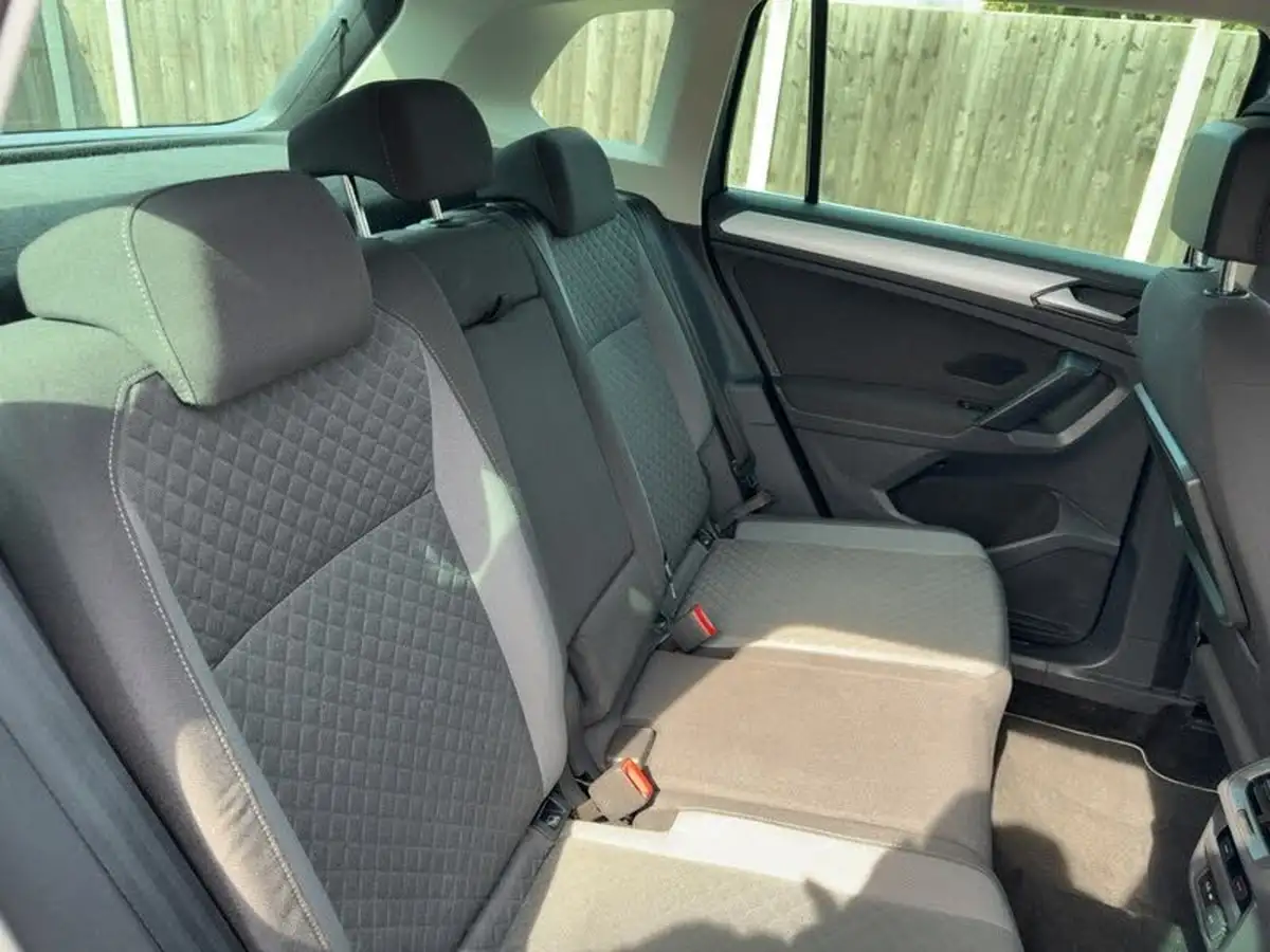 2018-volkswagen-tiguan-14-tsi-se-navigation-125ps-ss-big-21