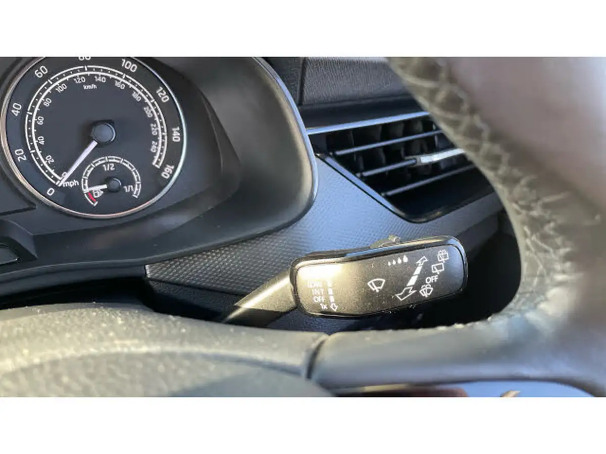 2020-skoda-scala-10-tsi-se-95ps-big-28