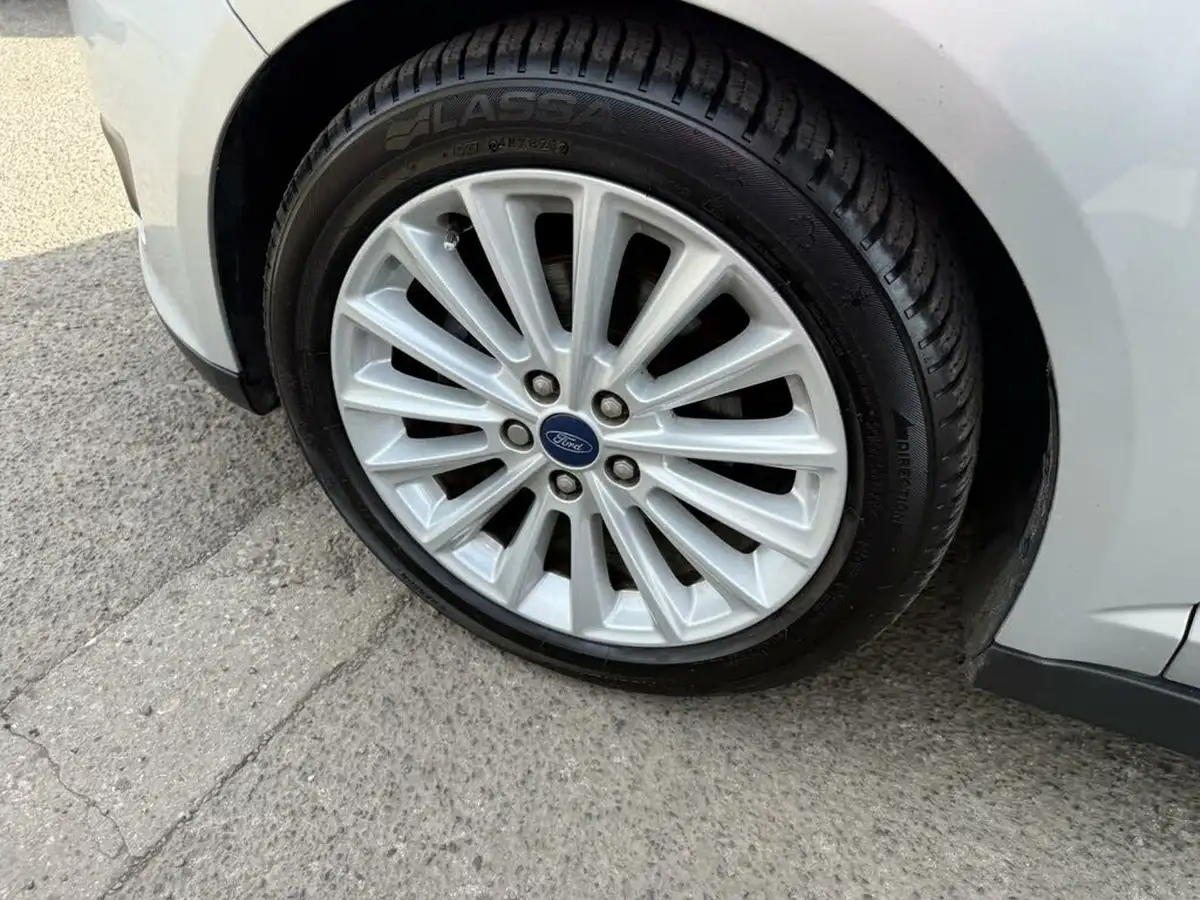 2018-ford-c-max-10t-titanium-125ps-big-26