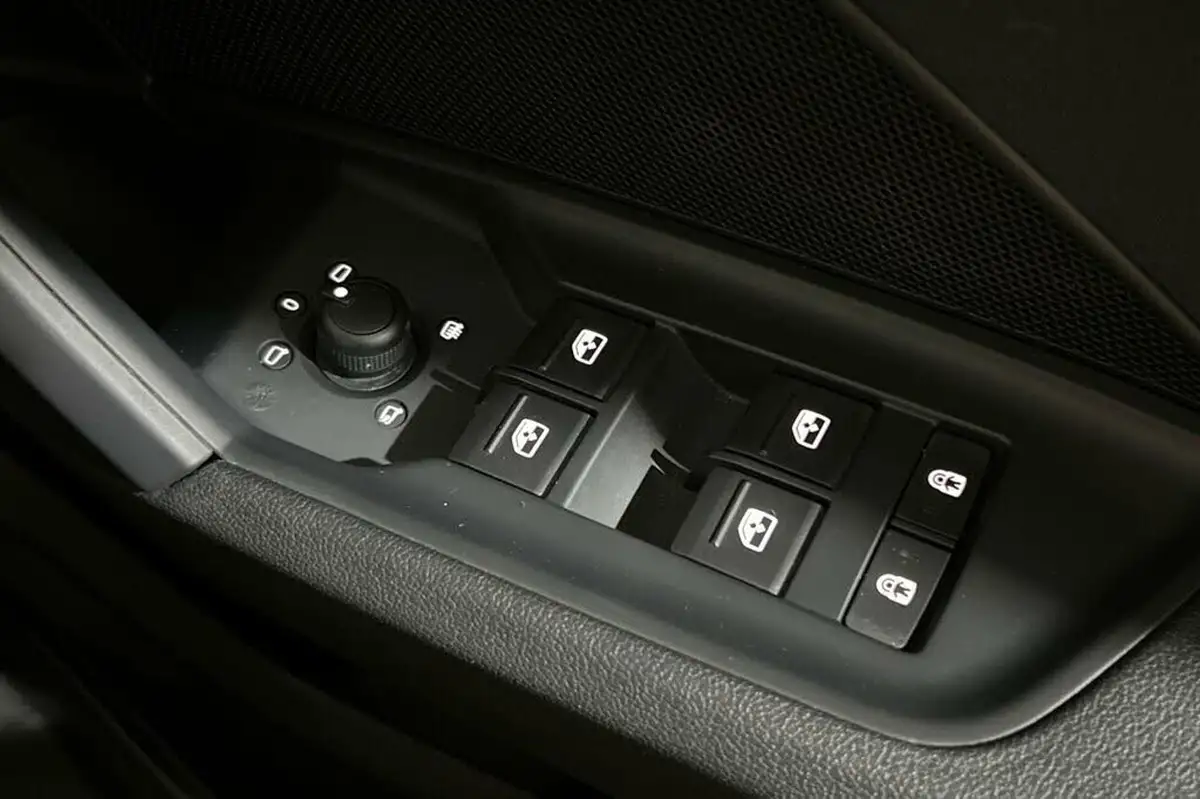 2021-audi-a3-20-30-tdi-technik-big-32