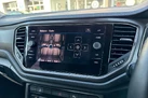 2020-volkswagen-t-roc-15-tsi-se-small-39