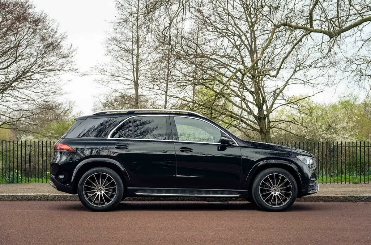 2022-mercedes-benz-gle-class-29d-gle400d-amg-line-premium-big-3