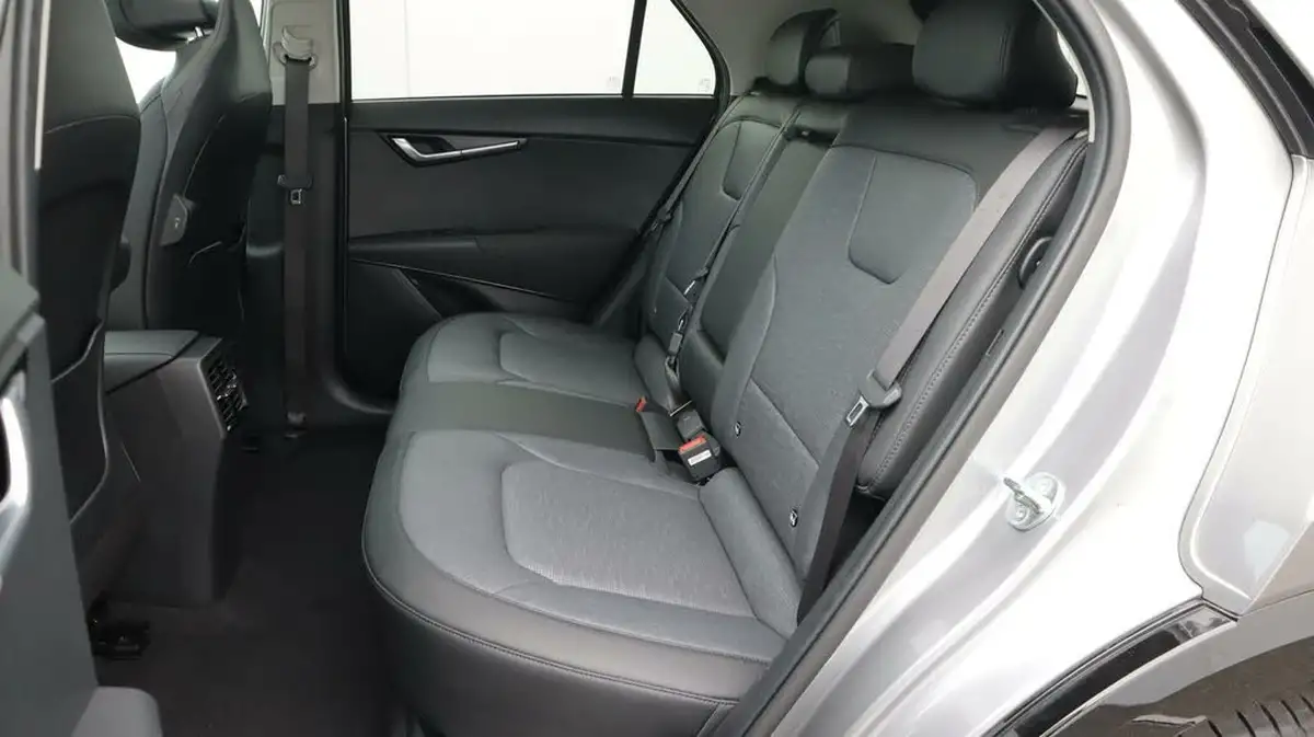 2023-kia-niro-ev-e-4-heat-pump-big-16