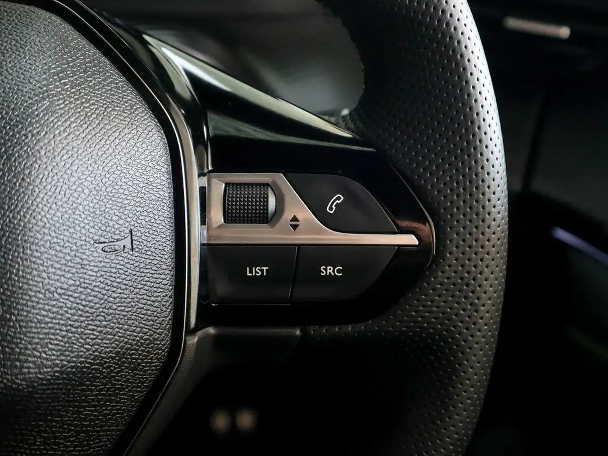 2024-peugeot-208-12-puretech-gt-100ps-big-37