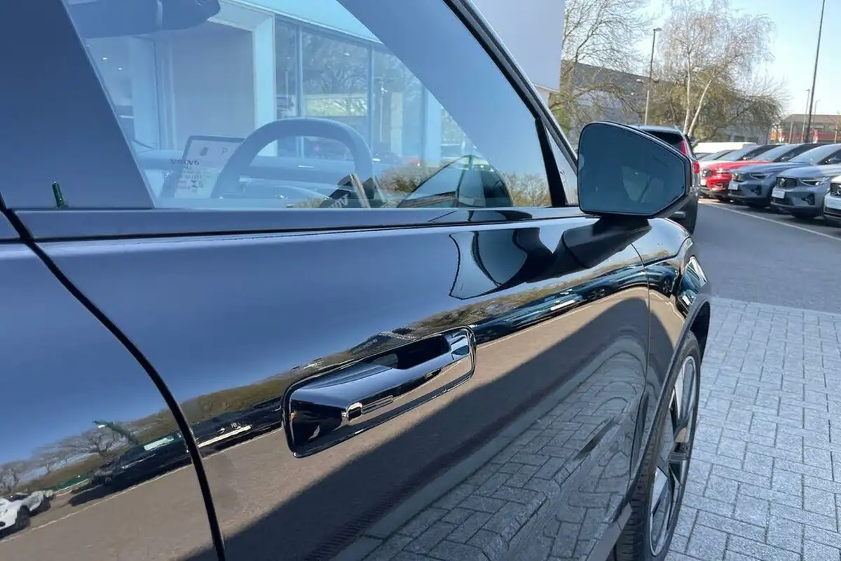 2024-volvo-ex30-e-single-motor-ultra-big-15