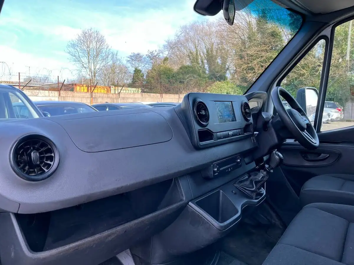 2021-mercedes-benz-sprinter-20cdi-315-l2h1-progressive-150pseu6dt-chassis-cab-rwd-big-6