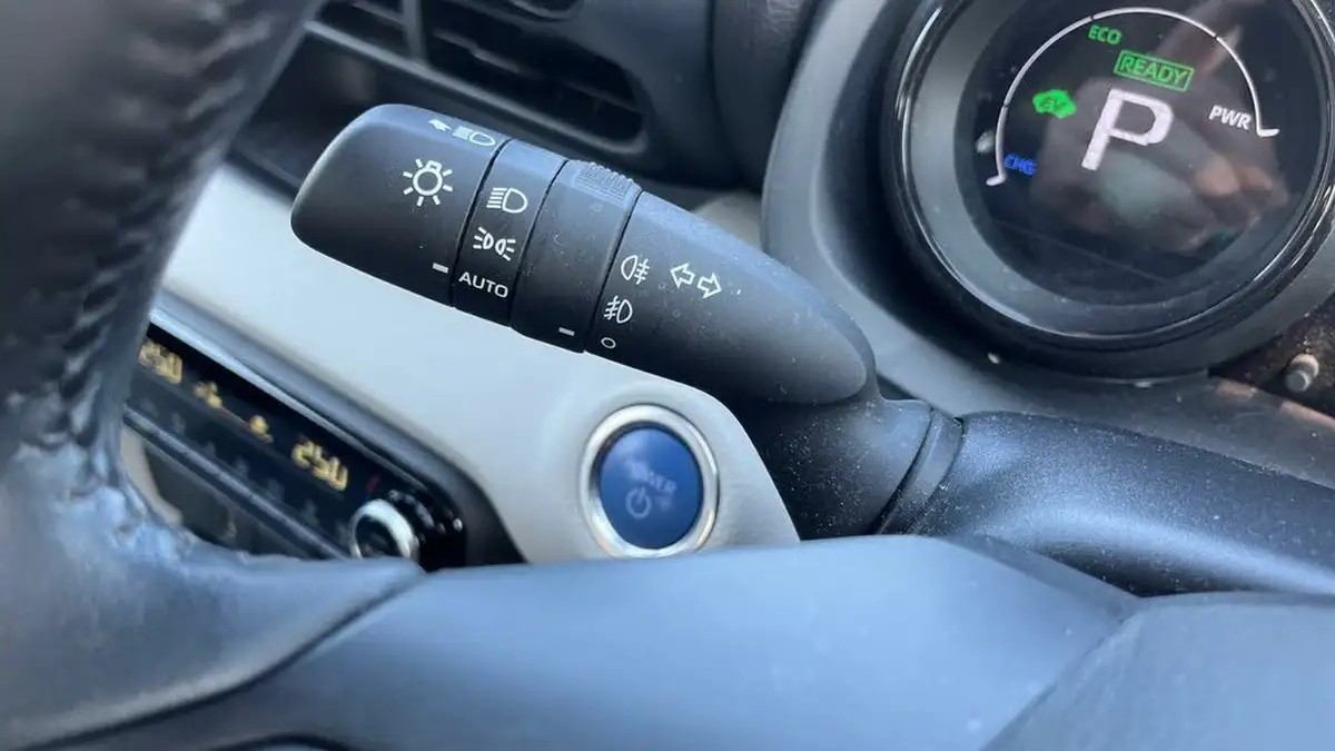 2022-toyota-yaris-cross-15-vvt-i-excel-city-packpan-roof-big-46