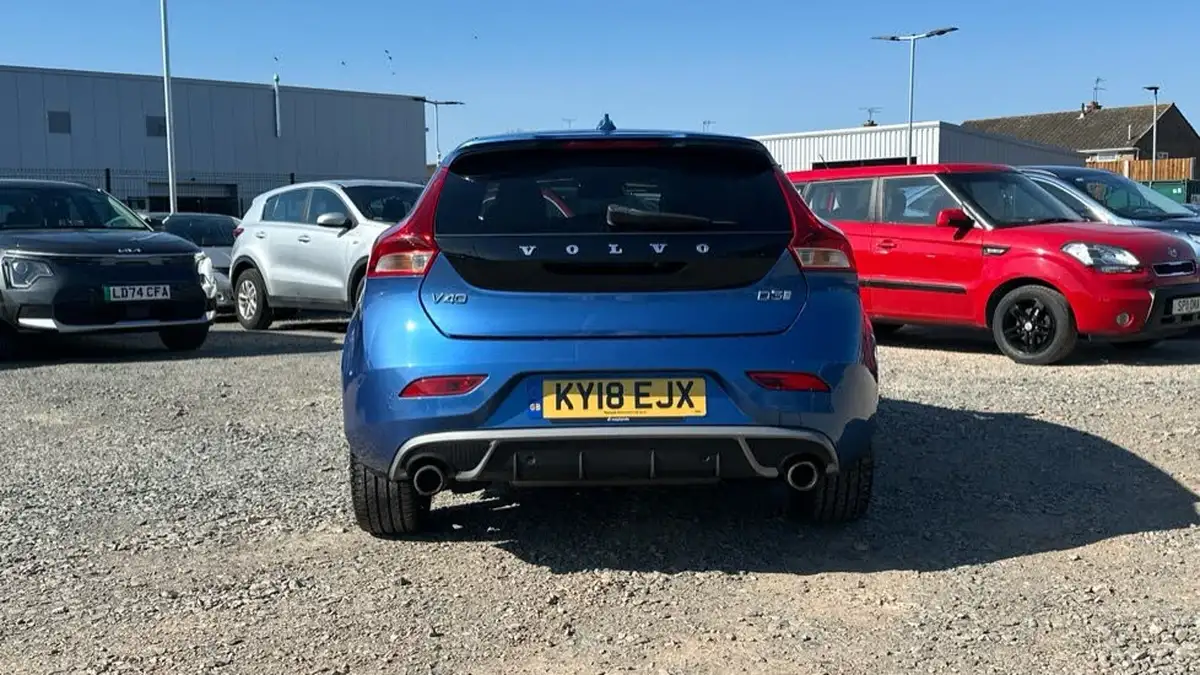 2018-volvo-v40-20td-d3-r-design-pro-geartronic-big-12