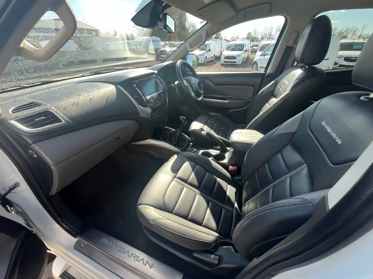 2019-mitsubishi-l200-24di-d-barbarian-eu6-big-11