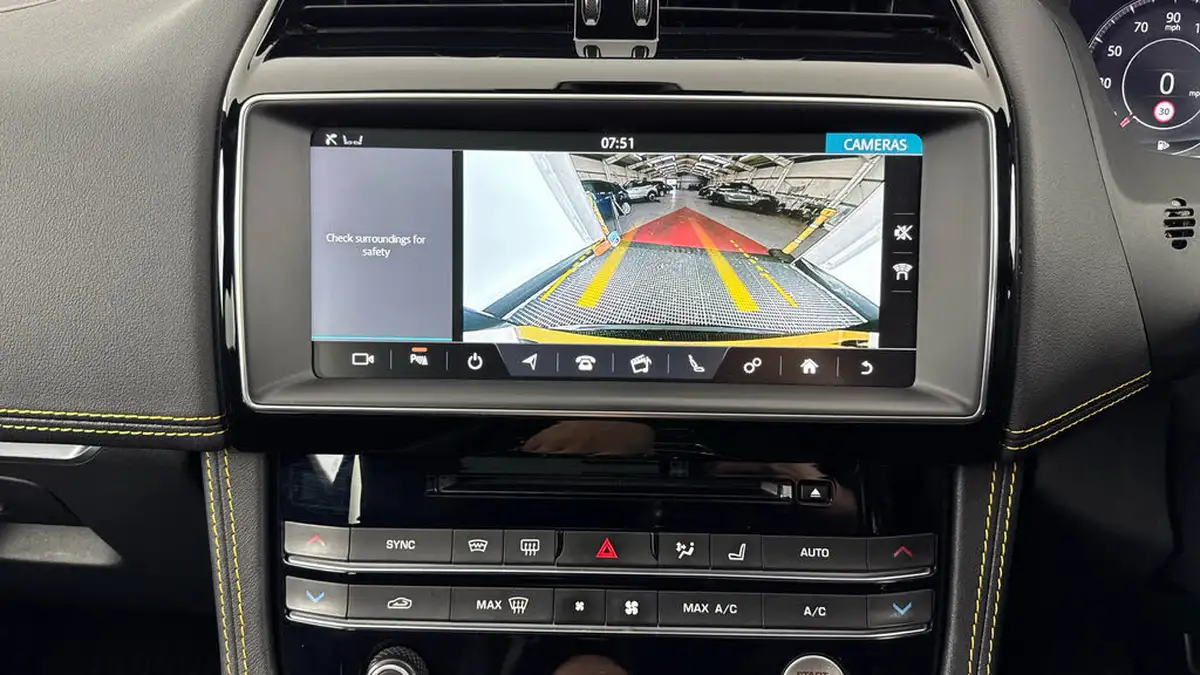 2019-jaguar-f-pace-30td-300-sport-big-17