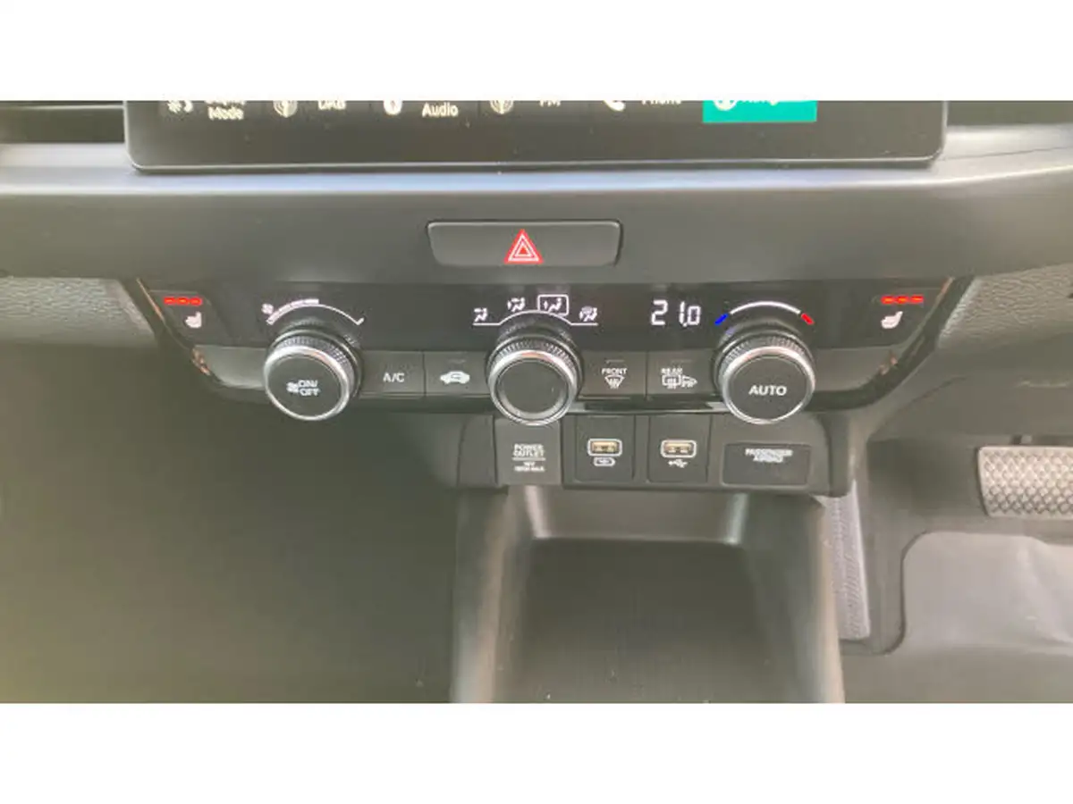 2023-honda-jazz-15-i-mmd-advance-big-26